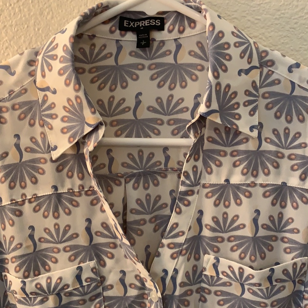 Express Pattern Button Up - Picture 2 of 3